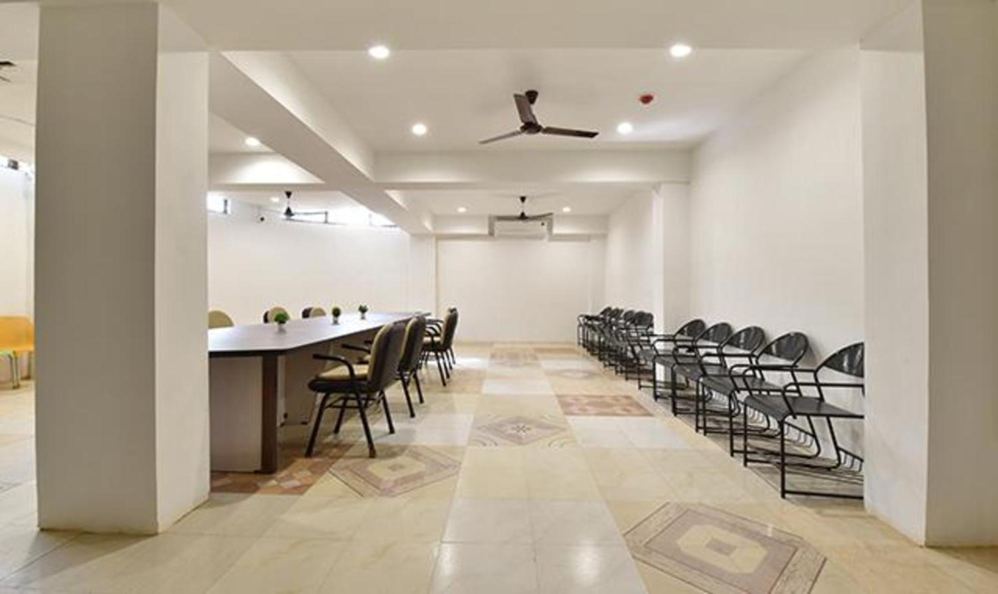 Fabhotel Siddharth Corporate - Vavol, Γκαντχιναγκάρ Εξωτερικό φωτογραφία