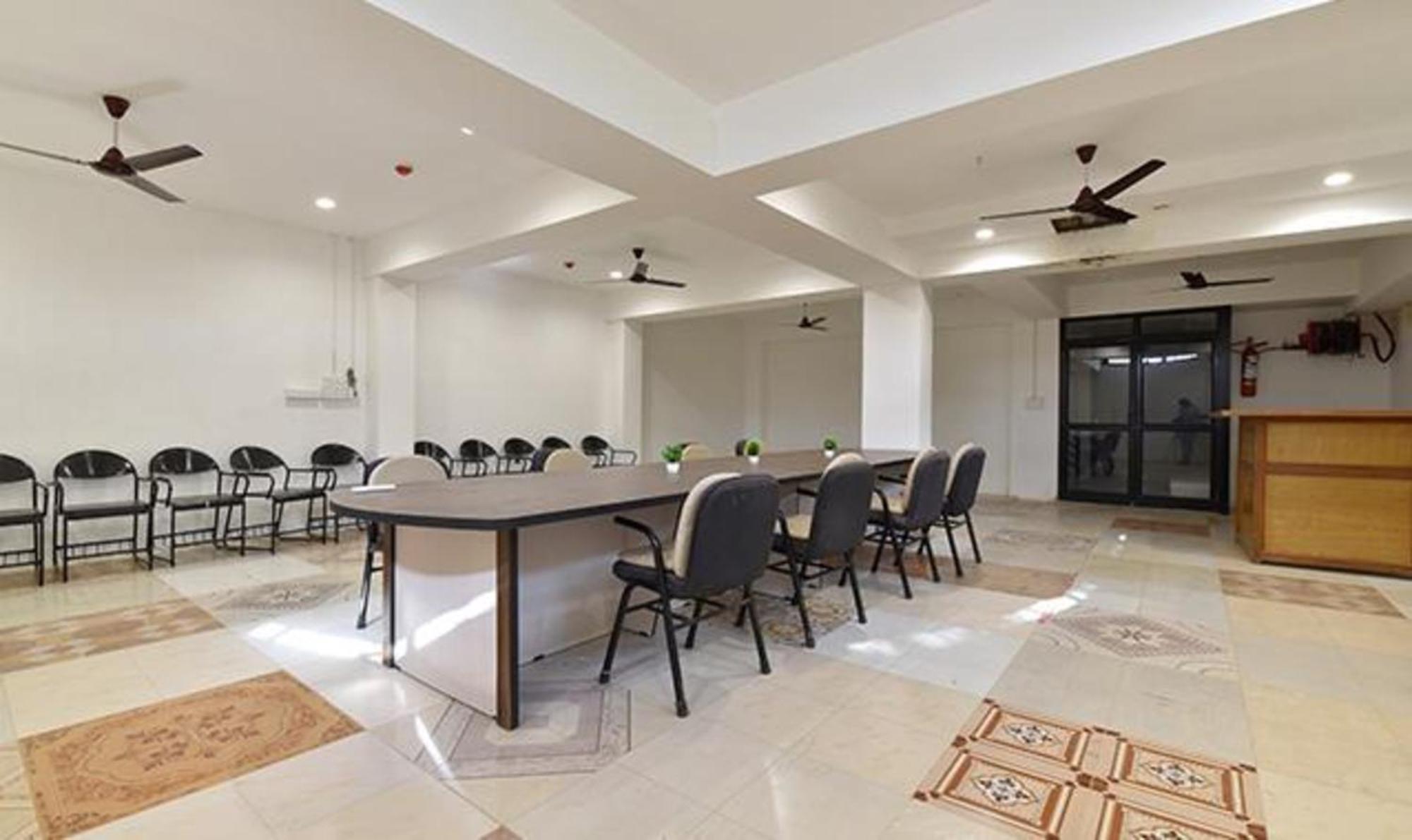 Fabhotel Siddharth Corporate - Vavol, Γκαντχιναγκάρ Εξωτερικό φωτογραφία