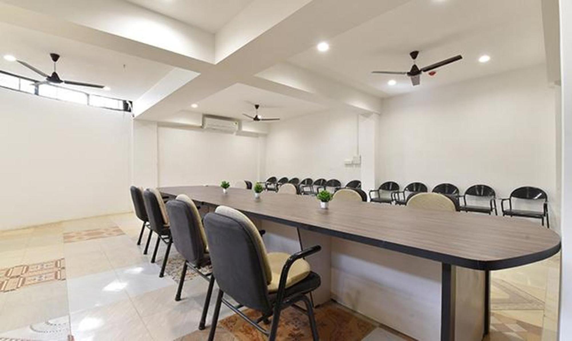 Fabhotel Siddharth Corporate - Vavol, Γκαντχιναγκάρ Εξωτερικό φωτογραφία